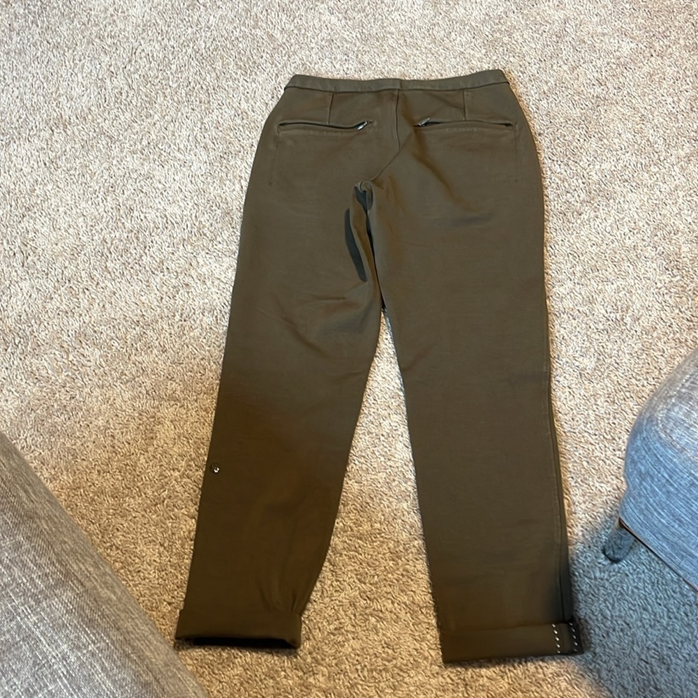Lululemon olive green pants back zippers, but in front - Picture 7 of 12